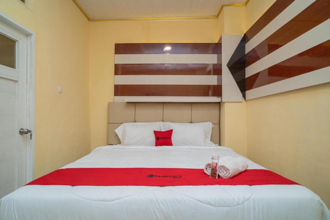 Reddoorz Plus Syariah Near Pasar Turi Surabaya Dış mekan fotoğraf