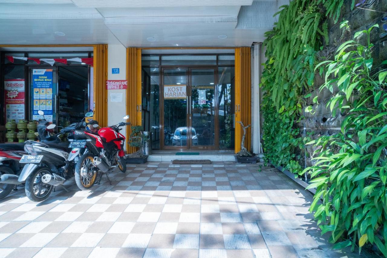 Reddoorz Plus Syariah Near Pasar Turi Surabaya Dış mekan fotoğraf