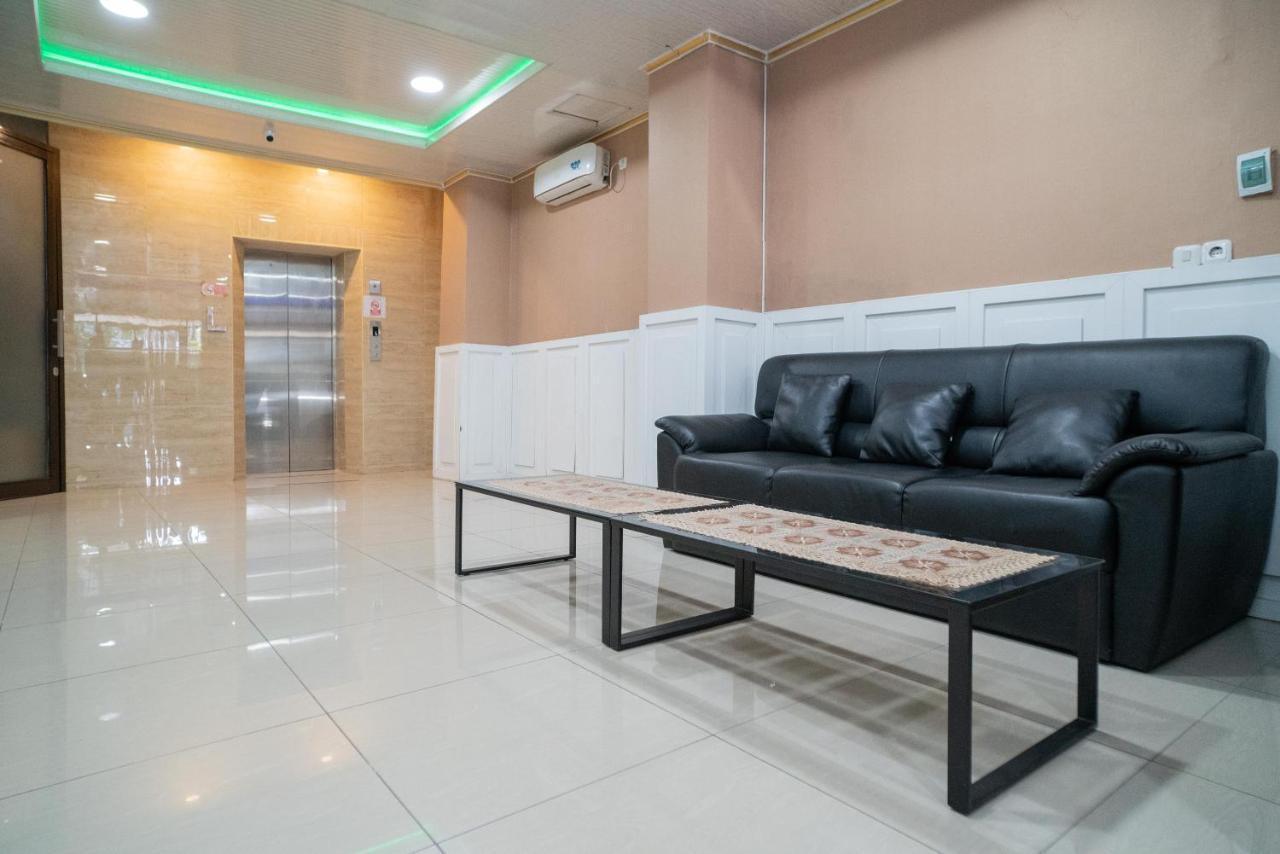Reddoorz Plus Syariah Near Pasar Turi Surabaya Dış mekan fotoğraf