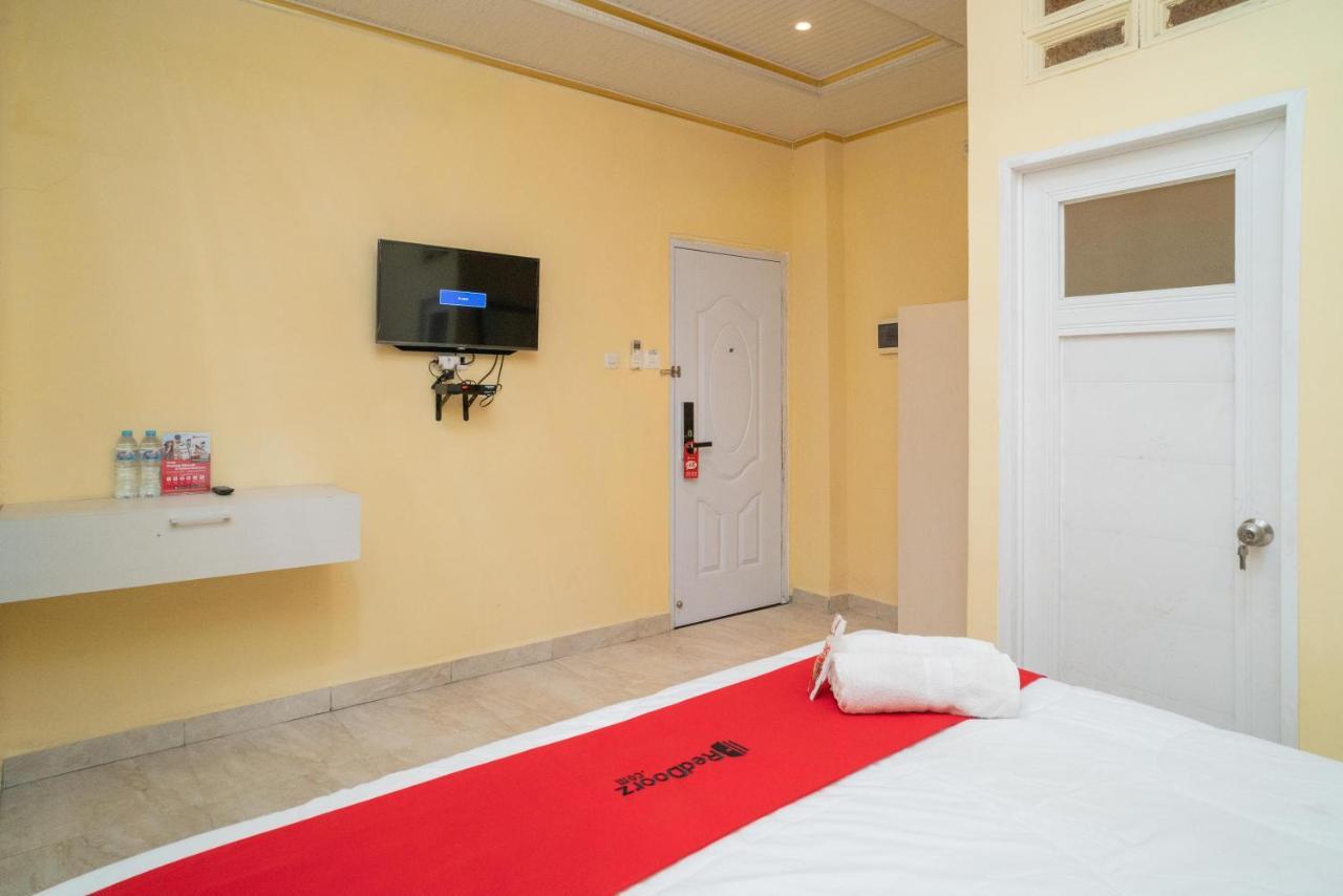 Reddoorz Plus Syariah Near Pasar Turi Surabaya Dış mekan fotoğraf