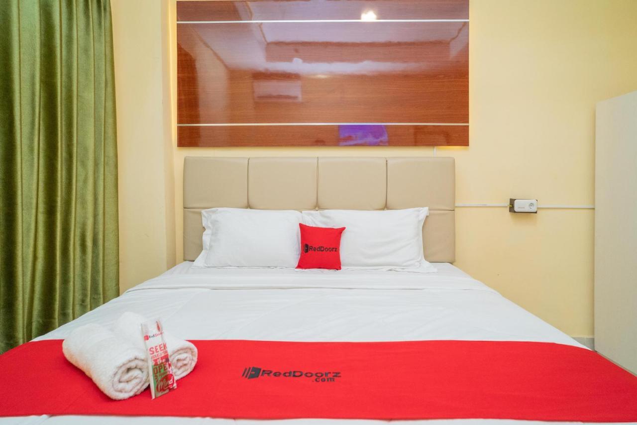 Reddoorz Plus Syariah Near Pasar Turi Surabaya Dış mekan fotoğraf